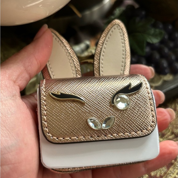 Authentic KATE SPADE gold metallic snap AirPod case with keychain - Picture 6 of 7